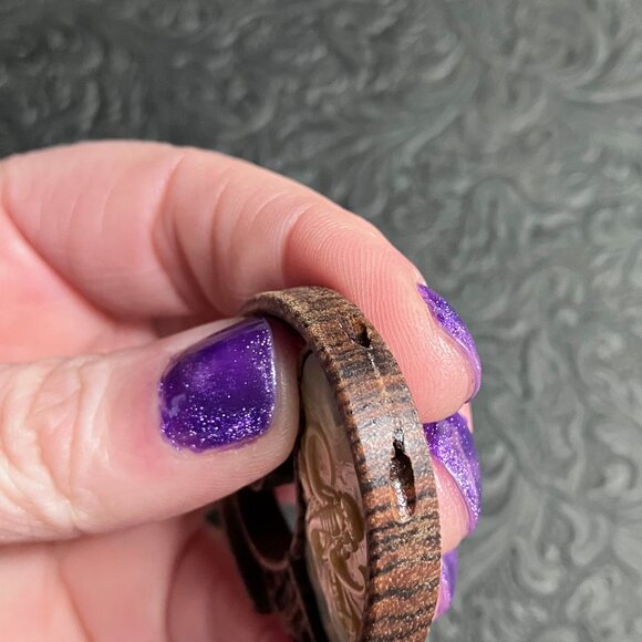 Mother of Pearl Woolly Mammoths Pendant Cabochon Or Mini Art - Picture 6 of 7